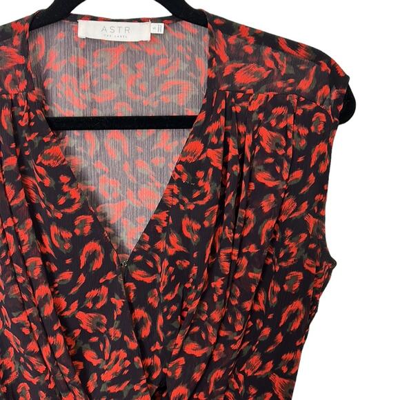 ASTR The Label Ladies Black and Red Sheer Blouse Size Small - Picture 3 of 7